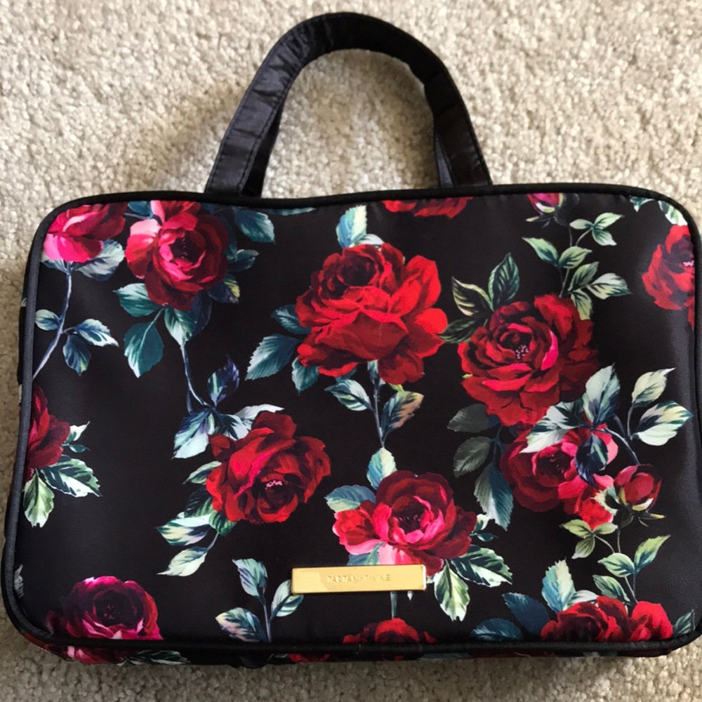 Travel Toiletry bag/cosmetic organizer